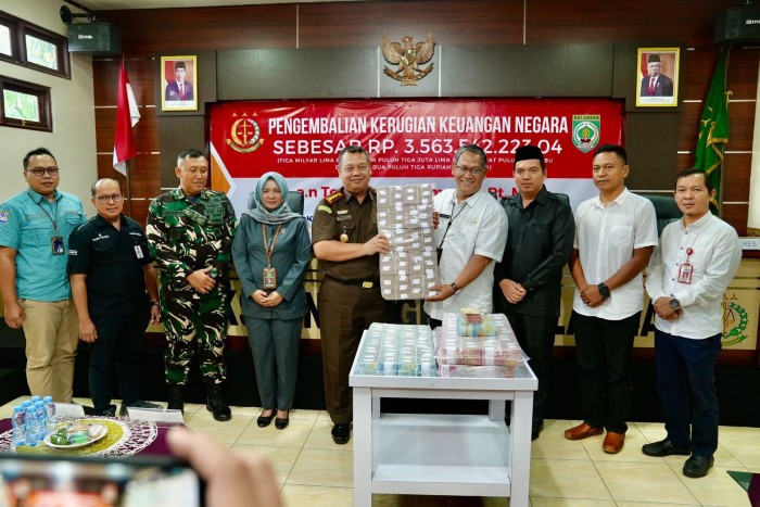 Pemerintah Kabupaten Balangan, Kalimantan Selatan mengapresiasi jajaran Kejari atas pengembalian keuangan negara sebesar Rp 3,563,542,223 miliar dari kasus korupsi (SuarIndonesia/Adv)