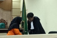 Terdakwa Sahriannor, seorang ibu rumah tangga di Kota Banjarbaru yang menjadi calo Kupedes pada 