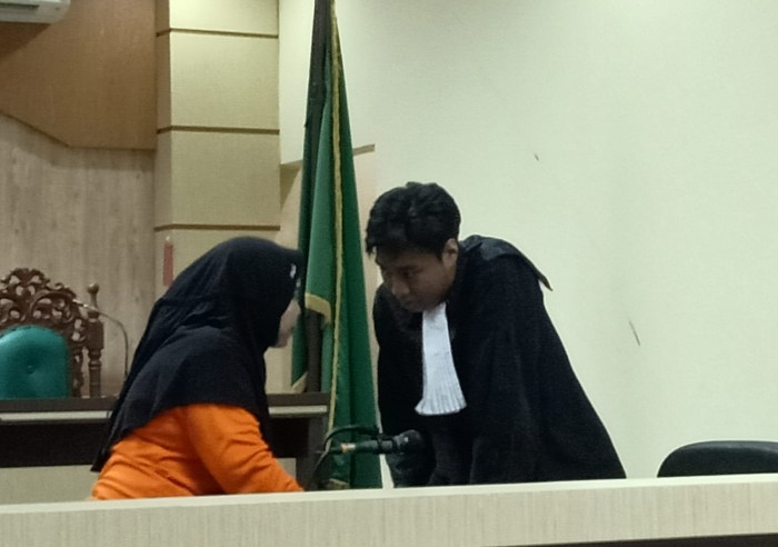 Terdakwa Sahriannor, seorang ibu rumah tangga di Kota Banjarbaru yang menjadi calo Kupedes pada 