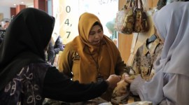 Belasan booth untuk usaha kecil menengah dan mikro (UMKM) Banua dikunjugi Acin Odah, Selasa (11/6/2024) (SuarIndonesia/Adv)