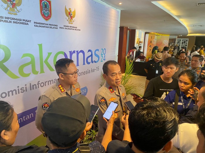 Karo PID Div Humas Polri Brigjen Pol Tjahyono Saputro Kabid Humas Polda Kalsel Kombes Pol Adam Erwindi 