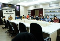 Komisi III DPRD mempelajari program rehabilitasi Rumah Tidak Layak Huni (RTLH) untuk kesejahteraan masyarakat Banua, Kunjungan  ke DPRD Kota Surabaya, Provinsi Jawa Timur pada Selasa (11/6/2024). (SuarIndonesia/Adv)