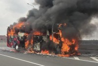bus yang terbakar