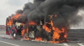 bus yang terbakar