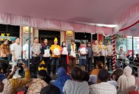 Bakti Sosial dan bantuan alam rangka HUT ke 78 Bhayangkara, digelar Polresta Banjarmasin dengan sasaran penarik becak dan buruh angkut dilaksanakan di Polsek Kawasan Pelabuhan Laut (KPL), Kamis (13/6/2024). (SuarIndonesia/Ist)