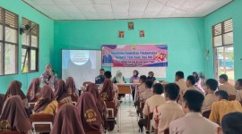 Gabungan Organisasi Wanita (GOW) Kabupaten Balangan adakan sosialisasi di SMP Negeri 1 Juai, Kecamatan Juai, pada Kamis (13/6/2024). (SuarIndonesia/Adv)