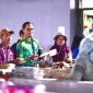 Dinas Perindustrian dan Perdagangan, melakukan sidak harga bahan pokok penting (Bapokting) di Pasar Modern Adaro, Paringin, pada Kamis (13/6/2024). (SuarIndonesia/Adv)