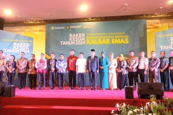 Pj Gubernur Kalbar Harisson saat menghadiri kegiatan Rakerkesda Kalbar 2024 di Pontianak, Jumat (21/6/2024). [Antara/HO-Lia Apriyani]