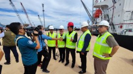 Anggota Komisi V DPR RI melakukan kunjungan kerja ke Terminal Kijing Pelabuhan Pontianak di Kabupaten Mempawah di mana kunjungan yang dipimpin oleh Ketua Komisi V DPR RI, Lasarus. [ANTARA/HO-Tim Komisi V DPR RI]