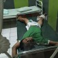 Tersangka pencuri, Bakhrivan (31), teriak-teriak sendiri dan akhirnya dilakukan observasi di Rumah Sakit Jiwa (RSJ) Sambang Lihum, Jum'at (21/6/2024). (SuarIndonesia/DO)