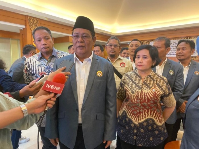 Paman Birin membuka acara Rapat Kerjas Nasional (Rakernas) Pengurus Besar Lembaga Karate-Do Indonesia (PB Lemkari) bersama sejumlah tokoh karateka di Ruang Berlian, Gedung Perwakilan Kalsel di Jakarta pada Jumat (21/6/2024). (SuarIndonesia/Adv)