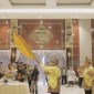 Presiden Kerukunan Bubuhan Banjar Sa'Dunia, H.Sahbirin Noor atau Paman Birin mengukuhkan 27 orang Pengurus Wilayah Kerukunan Bubuhan Banjar (PW-KBB) Sulawesi Tengah Periode 2023-2027 di Sriti Convention Hall, Palu pada Sabtu (22/6/2024) (SuarIndonesia/Adv)