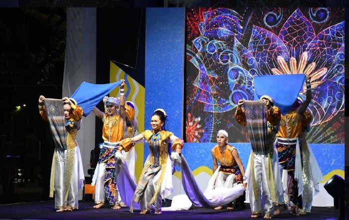 Resmi dibuka Expo Banjarmasin Sasirangan Festival (BSF) ke-8,  berlangsung di Kawasan Siring Menara Pandang. Senin (24/6/2024) malam (SuarIndonesia/Ist)