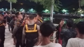 Akhmad Ali Yusran (23), teNggelam ketika hendak mencuci tangan di Sungai Martapura, yang berada di Jalan Jenderal Sudirman tepatnya di O Km Banjarmasin Tengah. Selasa (25/6/2024) malam, sekitar pukul 22.00 WITA. (SuarIndonesia/DO)