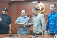 Dalam konferensi pers bersama Ketua Dewan Kehormatan Sasongko Tedjo dengan Ketua Umum PWI Pusat Hendry Ch Bangun sepakat bahwa hal tersebut dinyatakan selesa, Kamis (276/2024 SuarIndonesia/Ist)