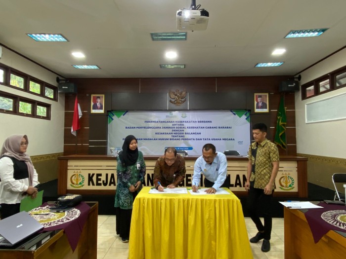 Perjanjian Memorandum of Understanding (MoU) antara BPJS Kesehatan Cabang Barabai dengan Kejaksaan Negeri Kabupaten Balangan terkait penanganan masalah hukum di bidang data dan tata usaha negara. (SuarIndonesia/Adv)