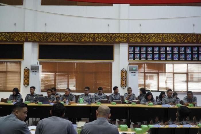 Kanwil Menkumham Kalbar menggelar rapat koordinasi untuk mewujudkan Wilayah Birokrasi Bersih Melayani (WBBM) pada tahun 2024, di Pontianak, Rabu (26/6/2024). [ANTARA/HO-Humas Kanwil Menkumham Kalbar]