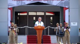 Pj Gubernur Kalbar, Harisson memberikan sambutan saat meresmikan GOR Terpadu Ayani di Kawasan Gelora Khatulistiwa, Minggu (16/6/2024) lalu. [ANTARA/HO-BIRO ADPIM KALBAR]