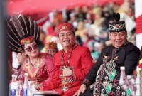 Ketua DAD Kalteng Agustiar Sabran (tengah). [ANTARA/Dokumentasi Pribadi]