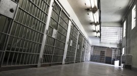 Foto Ilustrasi -- Briptu FN ditahan di ruang khusus yakni di pusat pelayanan terpadu RS Bhayangkara Polda Jawa Timur bersama ketiga anaknya [iStock/powerofforever]