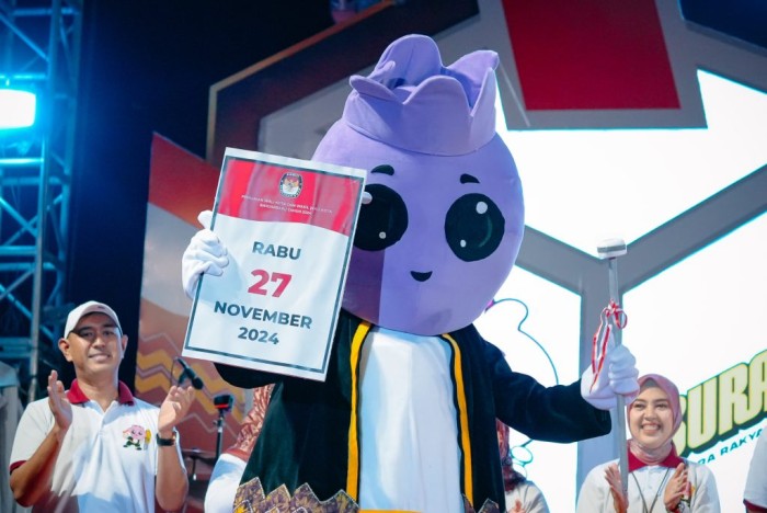 Peluncuran Pemilihan Wali Kota dan Wakil Wali Kota Banjarbaru, Surata, Maskot Pilkada, dan Jingle Pilkada 2024 di lapangan Dr Murdjani pada Jumat (14/6/2024) dilanjut Sabtu (15/6/2024)  malam dengan konser artis ibukota .(SuarIndonesia/Ist)