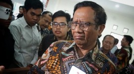 Mahfud MD mempertanyakan dasar MA memutuskan PKPU bertentangan dengan UU Pilkada. [CNN Indonesia]