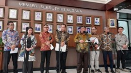 Koordinator ICW Agus Sunaryanto dalam konferensi pers usai mengikuti pertemuan tertutup sekitar dua jam dengan para Panitia Seleksi Calon Pimpinan KPK di Kantor Sekretariat Negara, Jakarta, Senin (10/6/2024) siang. [ICW]