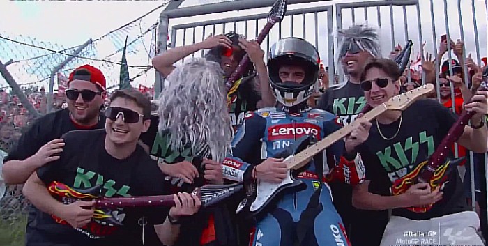 


Francesco Bagnaia memenangi MotoGP Italia 2024. [Screenshot: MotoGP.Live]