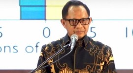 Mendagri Tito Karnavian saat keytnote speech pada Rapat Kerja Nasional (Rakernas) Asosiasi Pemerintah Kota Seluruh Indonesia (APEKSI) XVII di Balikpapan, Selasa (4/6/2024). [ANTARA/HO-YT Pemkot Balikpapan]