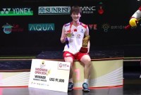 Chen Yu Fei naik podium tertinggi pada turnamen bulutangkis Kapal Api Indonesia Open 2024. Di final dia sukses mengalahkan wakil Korea Selatan, An Se Young. lewat pertarungan rubber game dengan skor 14-21, 21-14, 21-18. [PBSI]