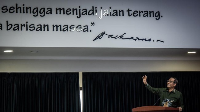 Mahfud MD ungkap ancaman Indonesia dipimpin otoriter. [ANTARA FOTO/BAYU PRATAMA S]