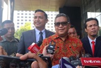 Sekretaris Jenderal PDI Perjuangan (PDIP) Hasto Kristiyanto mendatangi Gedung Merah Putih Komisi Pemberantasan Korupsi (KPK) pada Senin (10/6/2024). [CNNIndonesia/Poppy F]