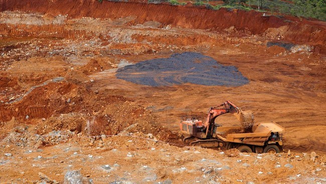 Foto Ilustrasi area pertambangan. Konferensi Waligereja Indonesia (KWI) menolak privilese mengelola tambang yang diberikan Presiden Joko Widodo kepada ormas keagamaan. [REUTERS/AJENG DINAR U]