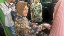 Mensos Risma di acara Bakti Sosial (Baksos) Kemensos di Pandeglang, Banten, Jumat (14/6/2024). [detikcom/Kadek Melda L]