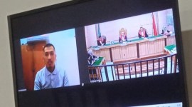Terdakwa Arianto selaku Direktur PT MDA (Mediasi Delta Alfa)  perkara  penipuan proyek alat kesehatan (alkes) fiktif senilai Rp 23 Miliar divonis penjara 12 bulan (satu tahun) di Pengadilan Negeri Banjarmasin, Selasa (11/6/2024) (SuarIndonesia/ZI)