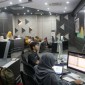 Pj Gubernur Kalbar Harisson saat mengikuti rapat virtual yang dipimpin oleh Menteri Dalam Negeri Tito Karnavian, bersama Kepala Perangkat Daerah terkait di Pontianak, Senin (24/6/2024). [ANTARA/Rendra Oxtora]
