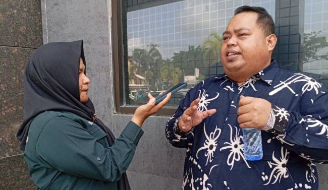 Bagus Sahputra ketika diwawancarai wartawan di Sangatta. (ANTARA/M Ghofar)