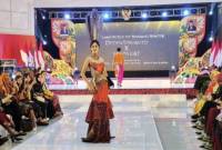 Salah satu rangkaian harvesting BBI/BBWI di Palangka Raya Kalimantan Tengah sebelumnya, yakni pagelaran busana Pesona Wastra Borneo The Glamorous Of Benang Bintik. (Dok ANTARA/Muhammad Arif Hidayat)