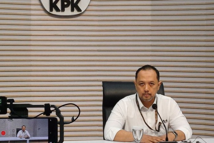 Tessa Mahardhika Sugiarto, Juru Bicara KPK mengatakan pihaknya menyita enam unit rumah dan dua apartemen dari tiga tersangka dugaan korupsi pengadaan alat pelindung diri (APD) Covid-19, Rabu (3/7/2024).[KOMPAS.com/Syakirun Ni'am]
