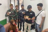 Satuan Tugas Gabungan terdiri dari Satgas Pengamanan Perbatasan RI-Malaysia Yonarhanud 8/MBC, Lanal Nunukan, Polres Nunukan, Subdenpom Nunukan dan Bea Cukai Nunukan berhasil menggagalkan penyelundupan sabu asal Malaysia di Nunukan. [ANTARA/HO-Pendam VI/Mulawarman]