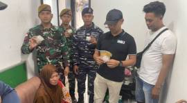 Satuan Tugas Gabungan terdiri dari Satgas Pengamanan Perbatasan RI-Malaysia Yonarhanud 8/MBC, Lanal Nunukan, Polres Nunukan, Subdenpom Nunukan dan Bea Cukai Nunukan berhasil menggagalkan penyelundupan sabu asal Malaysia di Nunukan. [ANTARA/HO-Pendam VI/Mulawarman]
