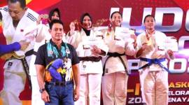 Staf Ahli Bidang Ekonomi, Pembangunan dan Hubungan Antar Lembaga Setprov Kaltara, Ir Wahyuni Nuzband MAP membuka Rapat Koordinasi Fasilitasi Peningkatan Daya Saing WIlayah Berbasis Kawasan Strategis Nasional Provinsi Kaltara di Tarakan, Kamis (18/7/2024). 9ANTARA/HO-DKISP Kaltara]