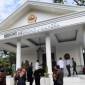 
Gedung Desmond J Mahesa yang baru saja diresmikan oleh Rektor ULM Prof Ahmad Alim Bachri di Fakultas Hukum di Banjarmasin, Rabu (24/7/2024). (ANTARA/Firman)