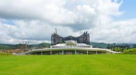 Plaza Seremoni Kota Nusantara berada di wilayah Kecamatan Sepaku, Kabupaten Penajam Paser Utara, Provinsi Kalimantan Timur, tempat gelaran Upacara ke-79 Kemerdekaan Republik Indonesia pada 17 Agustus 2024. (ANTARA/HO-dokumen Humas OIKN)