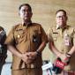 Pj Gubernur Kalimantan Timur Akmal Malik (kedua kiri) bersama Pj Bupati Penajam Paser Utara Makmur Marbun (kedua kanan), Wali Kota Balikpapan Rahmad Mas'ud (kiri) dan Wali Kota Samarinda Andi Harun (kanan) saat diwawancara awak media. (ANTARA/Muhammad Solih Januar)