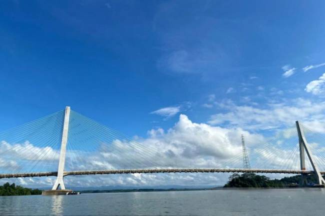 Jembatan Pulau Balang yang menghubungkan Kota Balikpapan menuju Ibu Kota Nusantara dan Penajam Paser Utara. (ANTARA/Ahmad Rifandi)