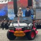 Presiden Joko Widodo atau Jokowi melakukan pengecekan pasukan dalam Upacara Hari Ulang Tahun (HUT) ke-78 Bhayangkara Polri di Monas, Jakarta, Senin (1/7/2024). [Suara.com/Novian]
