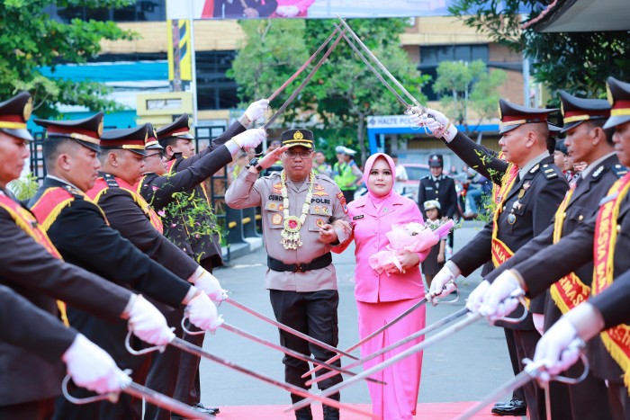 Penyambutan pejabat baru Kapolresta Banjarmasin, Kombes Pol Cuncun Kurniadi, Rabu (3/7/2024) (SuarIndonesia/YI)