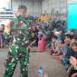 Karyawan perusahaan alat berat milik PT Rannisa Delapan Tiga Satu di Jalan Alalak Utara (Kayutangi Ujung) RT 16 Banjarmasin Utara, dikumpulkan tal lainm melakukan test urine guna mengiluti program pemerintah memerangi Narkotika, Senin (8/7/2024). (SuarIndonesia/DO)