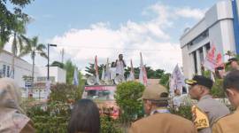 aksi demo di depan DPRD Kalsel, Senin (8/7/2024) (SuarIndonesia/Ist)